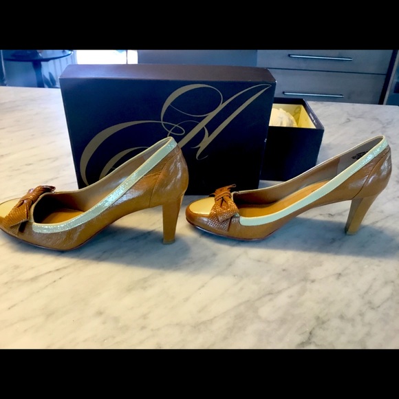 Enzo Angiolini Classic & Elegant pumps 7 1/2M - Picture 5 of 8